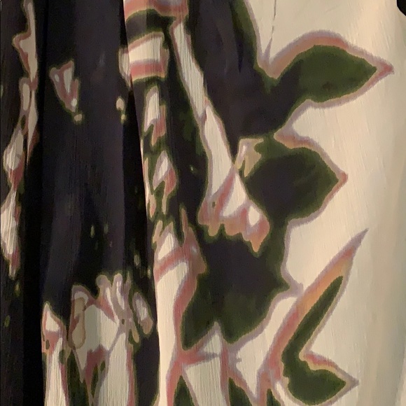 CAbi Silk Tank - Picture 2 of 5